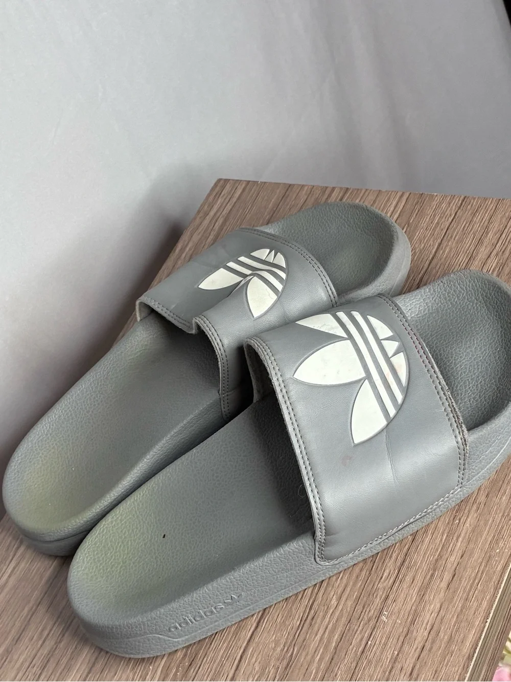 🐼 3/$25 GUC Adidas Trefoil Grey Slide Sandals M 8/W 10